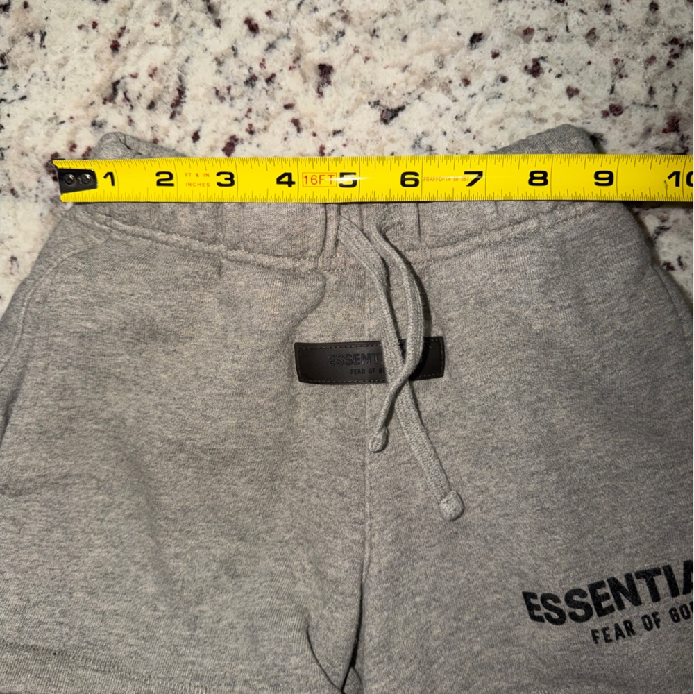 Fear of God Essentials Kids Size 4/5 Sweatshorts Heather Grey Oatmeal - Picture 8 of 8